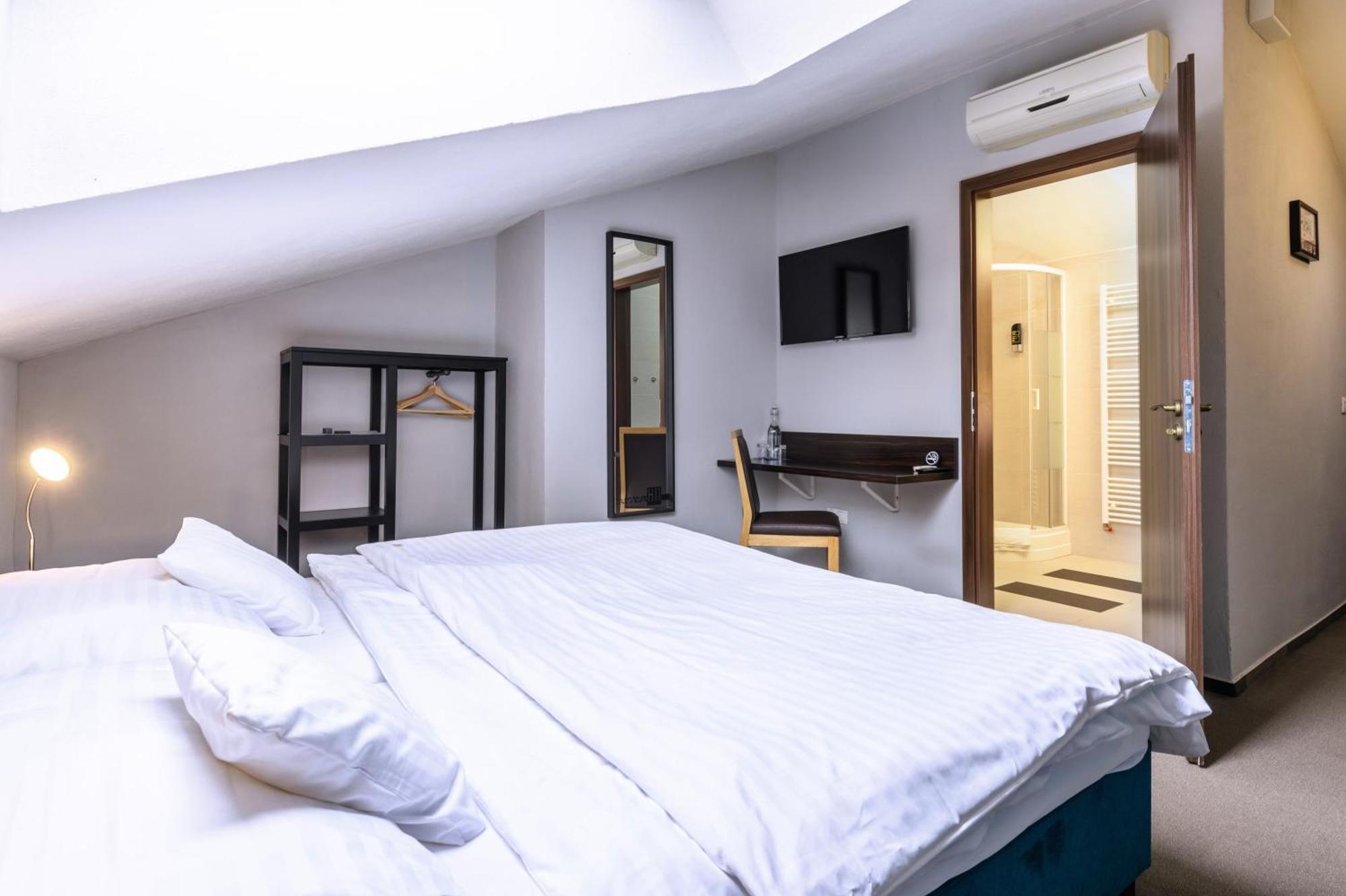 Boutique Hotel11 With Rooftop Spa Nitra Exterior photo