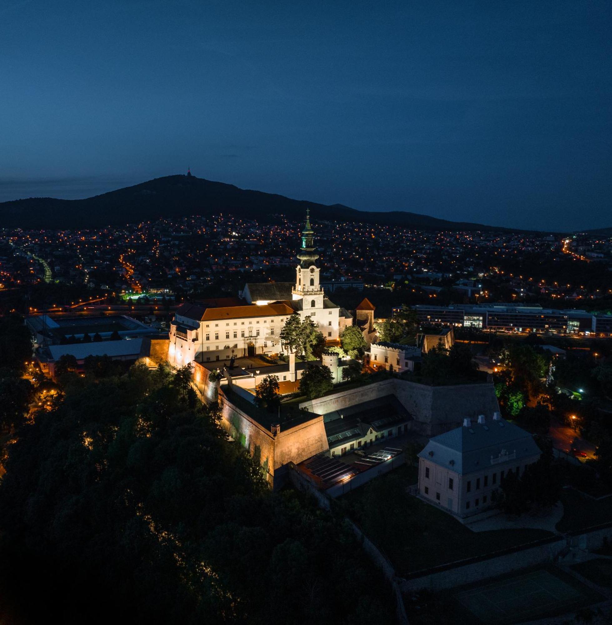 Boutique Hotel11 With Rooftop Spa Nitra Exterior photo